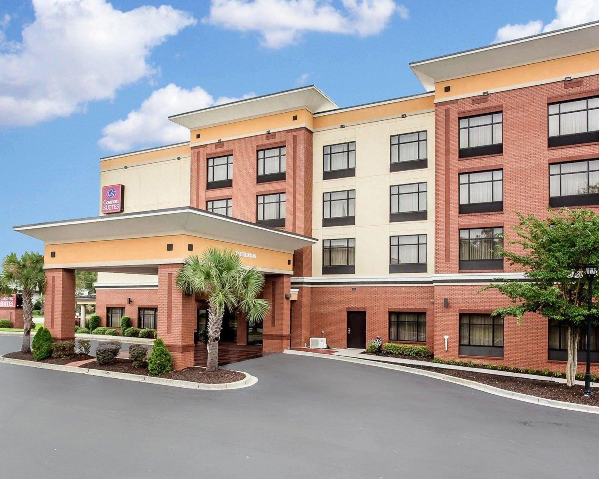 Holiday Inn Express & Suites Lexington By Ihg Exterior foto