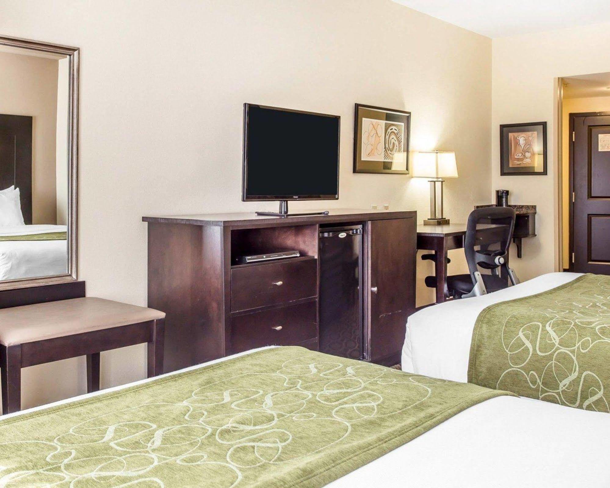 Holiday Inn Express & Suites Lexington By Ihg Exterior foto